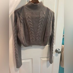 Crop sweater- M